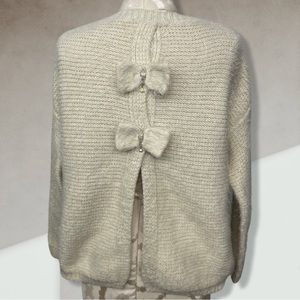 Fluffy Cream Open Back Sweater With Two Bows with Crystals Size M